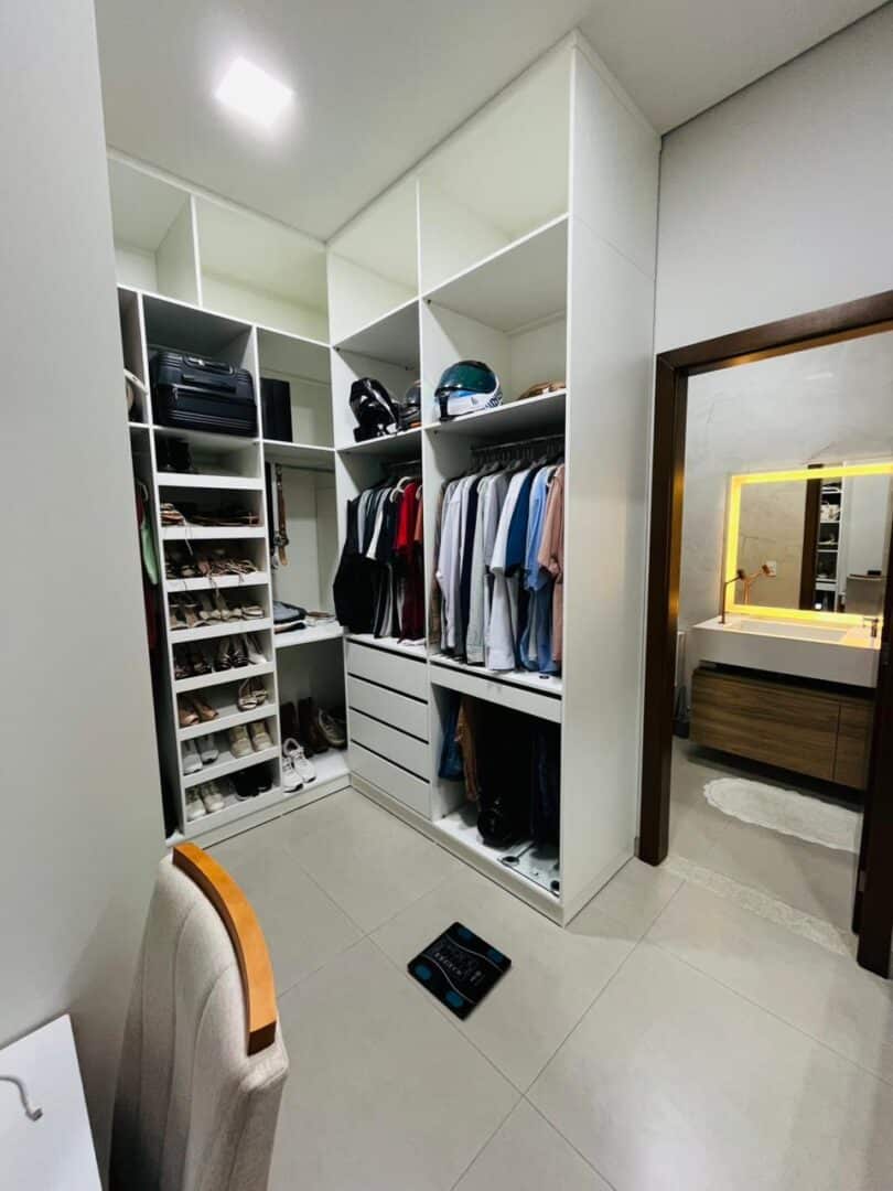 Closet Planejado – Casa Vilhena RO Suíte com closet planejado casa alto padrão à venda Vilhena RO