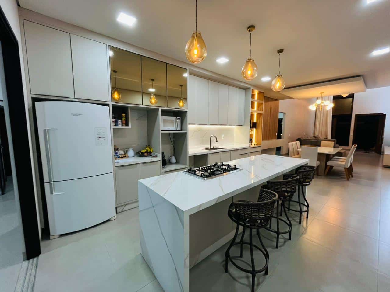 Cozinha com Ilha Planejada – Casa Alto Padrão Vilhena RO Cozinha com ilha planejada casa alto padrão à venda Vilhena RO