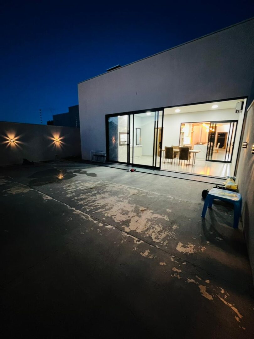 Espaço para Piscina – Casa Alto Padrão Vilhena RO Espaço preparado para piscina com tubulação instalada casa Vilhena RO