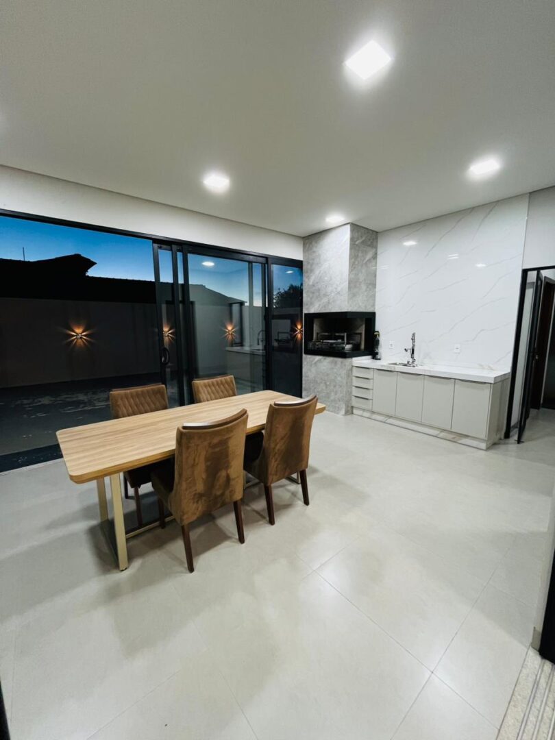 Gourmet Coberta – Casa Jardim das Oliveiras Vilhena RO Área gourmet coberta com banheiro casa alto padrão Vilhena RO